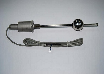 感應(yīng)式水位傳感器實(shí)測水位信號與設(shè)定信號對比