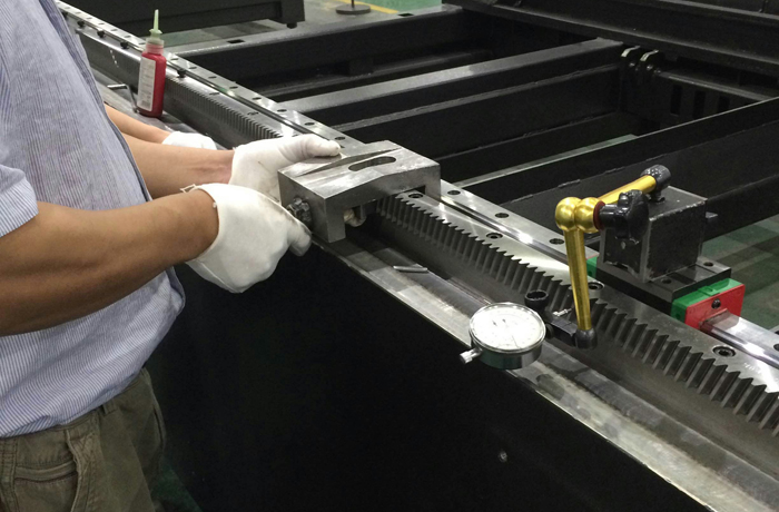 亞特蘭齒條安裝在機(jī)床上實現(xiàn)最高精度